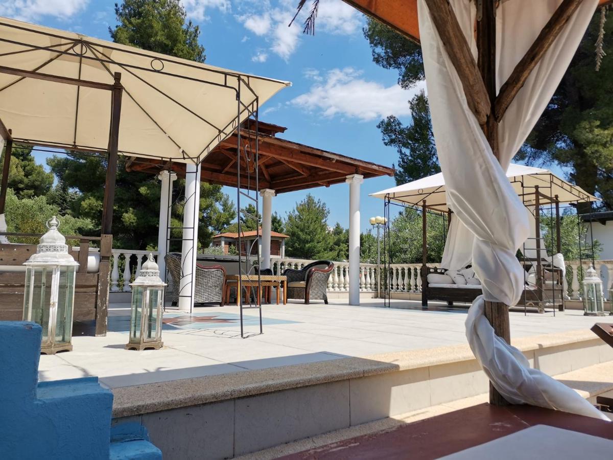 Villa Askamnia And Suites Nikiti  Extérieur photo